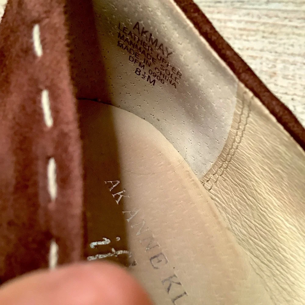 AK Anne Klein Flex Kitten Heels Brown Suede, Bows & Contrasting Cream Stitch - Picture 16 of 16